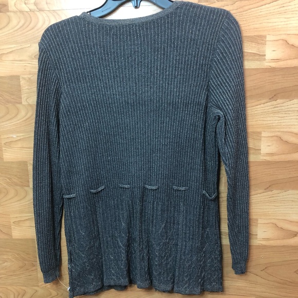 Daisy Fuentes Petites Large Gray VNeck Button Front Lightweight Cardigan Sweater - Picture 2 of 10